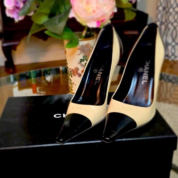 VINTAGE CHANEL PUMPS SIZE 36.5 - Picture 1 of 12